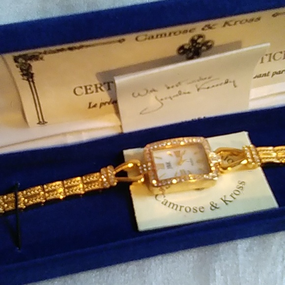 Jacqueline Kennedy's Gold Plated Watch - Picture 10 of 14